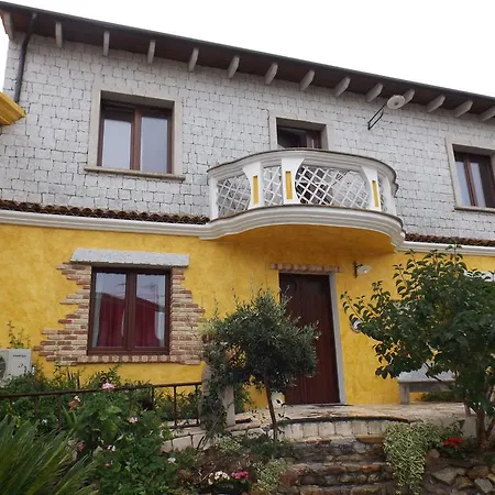 Oda ve Kahvaltı La Taverna Del Gufo