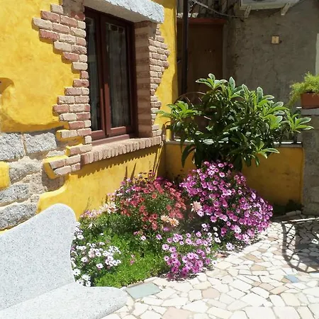 Oda ve Kahvaltı La Taverna Del Gufo *